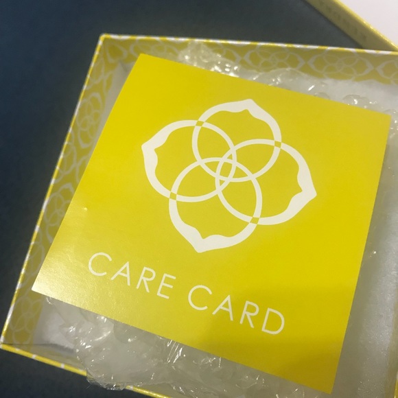 Kendra Scott Rayne Necklace In Ivory Pearl - Picture 4 of 6